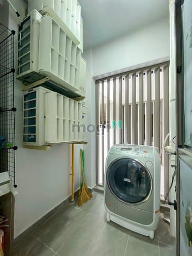Hình ảnh Cần bán CH Saigon South, 2PN, Có Nội thất, Ô xe hơi Giá 3.95 tỷ.