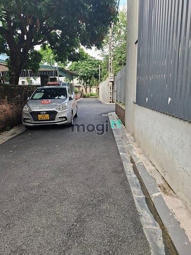 Hình ảnh Bán đất đại bằng, nguyên khê, 100m, oto tải vào nhà giá 3,x tỷ tl.