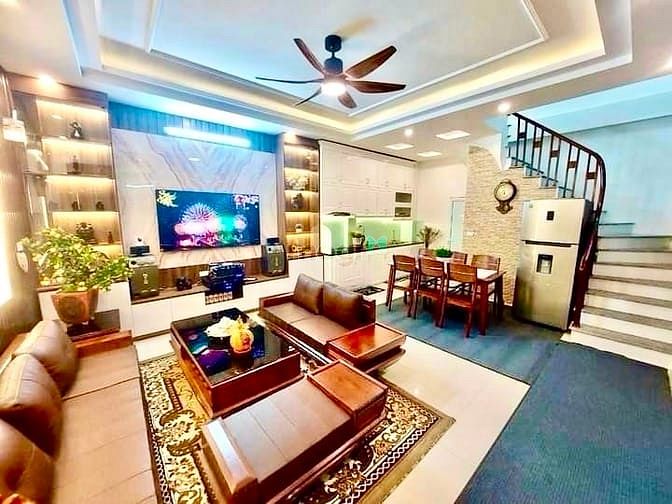 Hình ảnh Bán NHÀ LÔ GÓC Bô Đề 5 tầng-Mt 7m-GARA Ô TÔ -FULL NỘI THẤT-hơn 7 tỷ