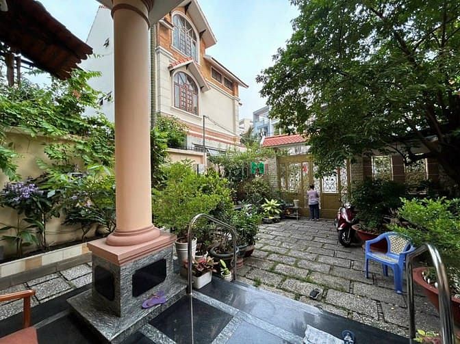 Hình ảnh Biệt thự sân vườn 220m2 3 tầng khu tên lửa chỉ 22 tỷ xí.