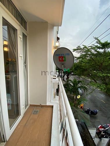 Hình ảnh 1 cái studio full nội thất, gần Lotte hầu như không ai để í