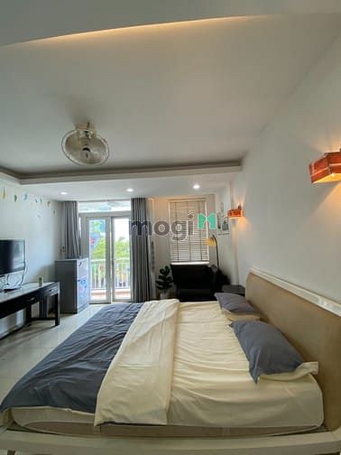 Hình ảnh 1 cái studio full nội thất, gần Lotte hầu như không ai để í