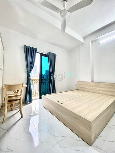 Hình ảnh Mễ Trì 28m2 Mới Tinh Full Đồ Ban Công Thoáng Sáng Thang Máy Ở Luôn
