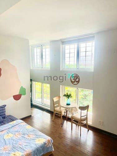 Hình ảnh Studio tách bếp máy giặt riêng, cửa sổ view sân vườn bị lãng quên