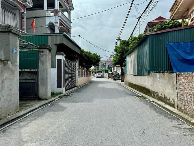 Hình ảnh Đất Vàng, oto,  Xã Vĩnh Ngọc. DT 50m2, MT 4.m. Giá: 120tr/m2