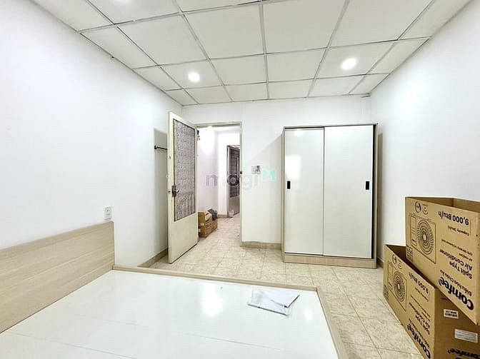 Hình ảnh 1 cái studio full nội thất, gần Lotte hầu như không ai để ý