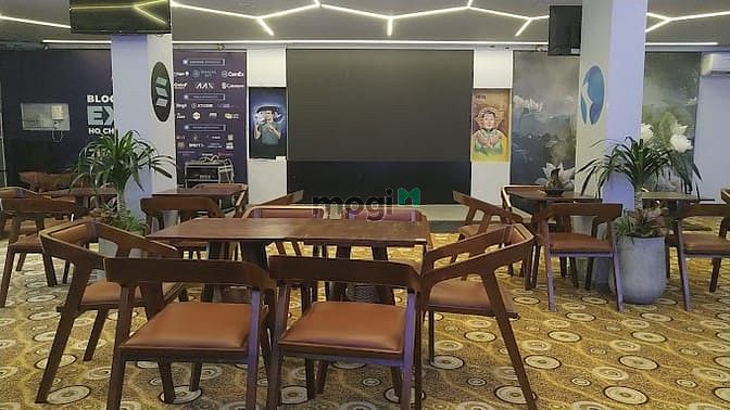 Hình ảnh Cho thuê MT NGANG 11 DÀI 30 đường Trường Sơn - Q10 3 Tầng Trống suốt