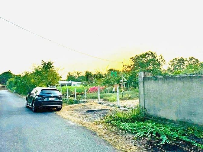 Hình ảnh Bán đất 1/ đường 565 - 1557m2 - 15x95 - 544m2 thổ cư - xã Trung Lập Hạ