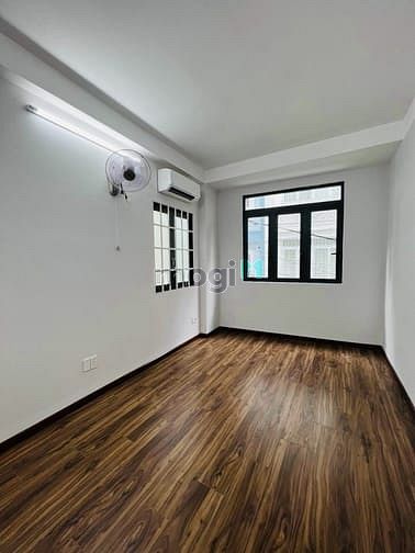 Hình ảnh Gấp bán nhà Sư Vạn Hạnh Q10 45m2 có dòng tiền 15tr mỗi tháng nhỉnh 6Tỷ