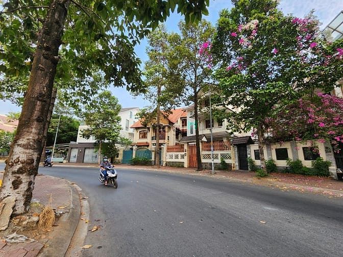 Hình ảnh Cho thuê villa 2 mt dương văn an -  an phú -quận 2.
