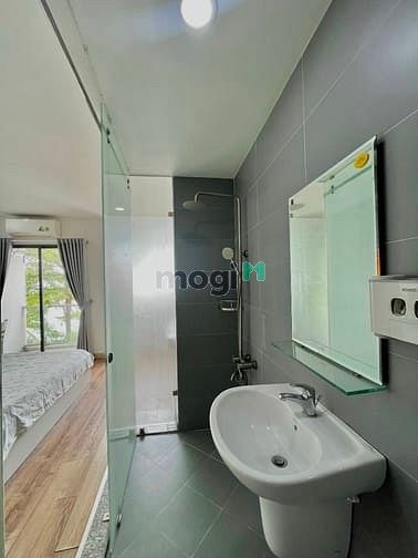 Hình ảnh Cho Thuê Căn Hộ Ban Công Full NT Ngay Vòng Xoay Lăng Cha Cả