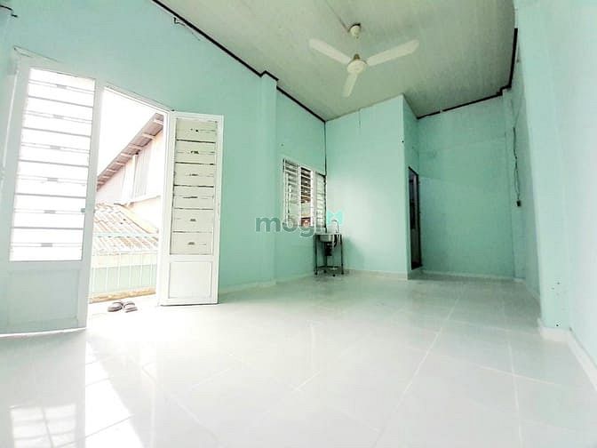 Hình ảnh Phòng 4tr2-4tr4 có ban công, rộng gần 40m2