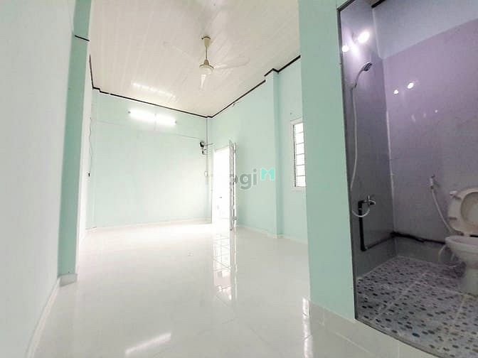 Hình ảnh Phòng 4tr2-4tr4 có ban công, rộng gần 40m2