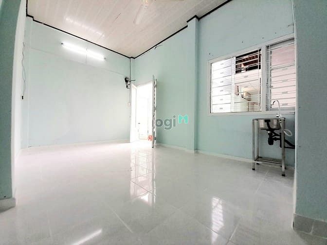 Hình ảnh Phòng 4tr2-4tr4 có ban công, rộng gần 40m2