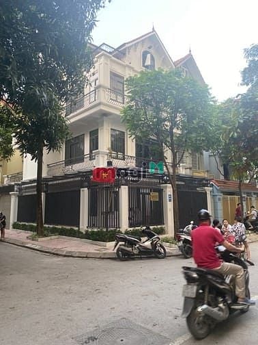 Hình ảnh Cho thuê biệt thự lô góc KĐT Mễ Trì Thượng. DT 150m2, 4 tầng. Giá 40 t