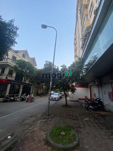 Hình ảnh Cho thuê biệt thự lô góc KĐT Mễ Trì Thượng. DT 150m2, 4 tầng. Giá 40 t