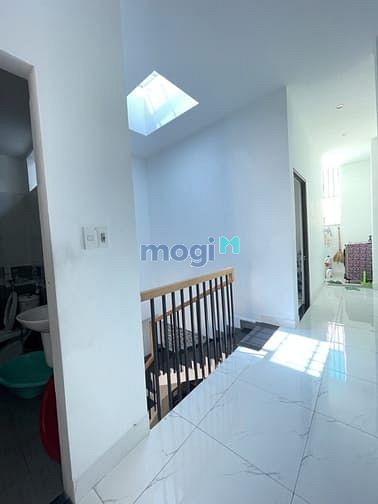 Hình ảnh Gấp bán, hạ chào 300tr,  nhà 2 tầng, tôn đản, chỉ còn 2.35 tỷ,