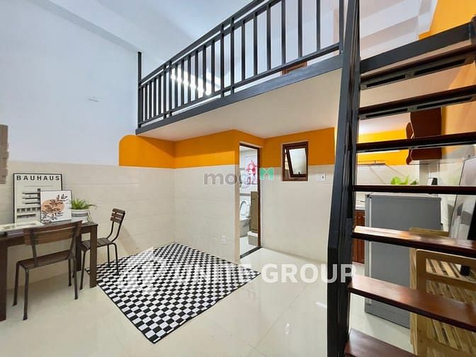 Hình ảnh Duplex dành cho sinh viên đại học năm nhất, máy lạnh kệ bếp