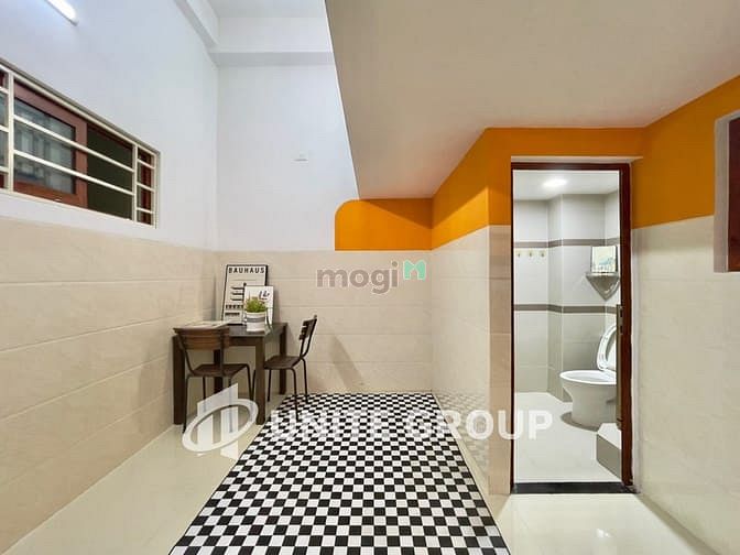Hình ảnh Duplex dành cho sinh viên đại học năm nhất, máy lạnh kệ bếp