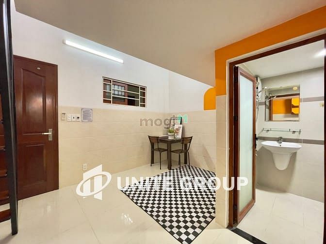 Hình ảnh Duplex dành cho sinh viên đại học năm nhất, máy lạnh kệ bếp
