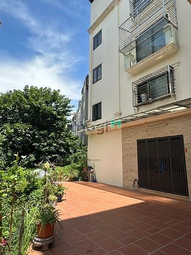 Hình ảnh Cần bán nhà mặt phố tại Long Biên