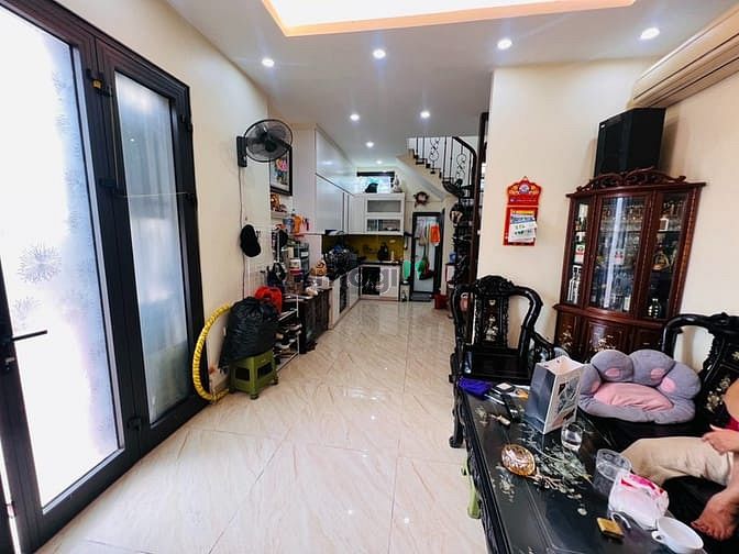 Hình ảnh Cần bán nhà mặt phố tại Long Biên