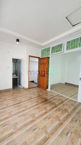 Hình ảnh Cho thuê Phan Đăng Lưu DTSD 154m2- 4PN p1 Phú Nhuận.