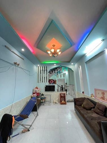 Hình ảnh Bán Nhà sát Vincom Dĩ An BD Sổ Hồng Riêng 64m2