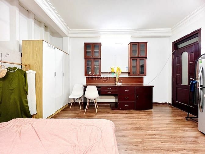 Hình ảnh 🏡 Căn Hộ Dịch Vụ STUDIO 🏡: Tách Bếp – View cây xanh - 3 Mặt Cửa Kính