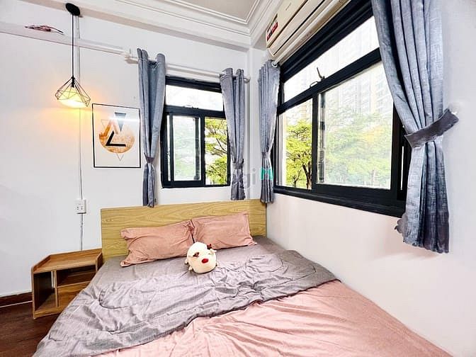 Hình ảnh 🏡 Căn Hộ Dịch Vụ STUDIO 🏡: Tách Bếp – View cây xanh - 3 Mặt Cửa Kính