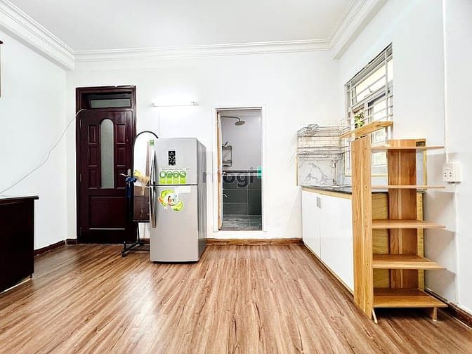 Hình ảnh 🏡 Căn Hộ Dịch Vụ STUDIO 🏡: Tách Bếp – View cây xanh - 3 Mặt Cửa Kính