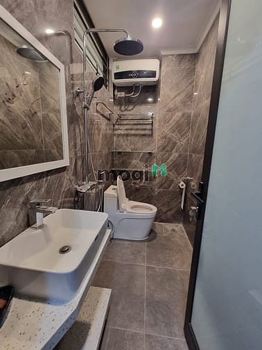 Hình ảnh Đẹp thật! tòa nhà văn phòng phố duy tân 65m2*7 tầng sang xịn mịn. giá