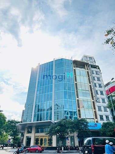 Hình ảnh Đẹp thật! tòa nhà văn phòng phố duy tân 65m2*7 tầng sang xịn mịn. giá