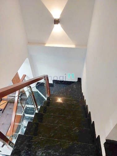 Hình ảnh Bán nhà mới đường Nguyễn Thị Thập trung tâm Quận 7 giá chỉ 5 tỷ mấy.