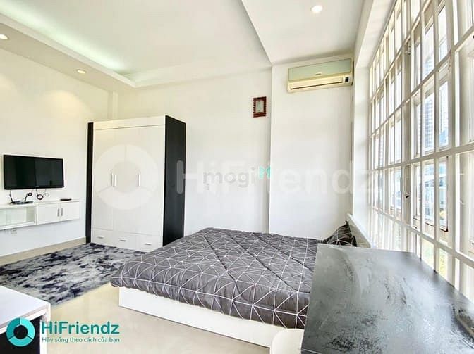 Hình ảnh Studio ban công, full nội thất, ngay chân cầu kênh tẻ,