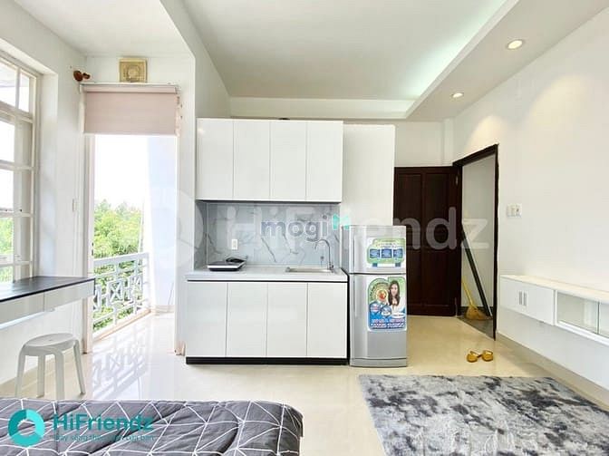 Hình ảnh Studio ban công, full nội thất, ngay chân cầu kênh tẻ,