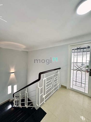 Hình ảnh SIÊU PHẨM 3/2- gần Trường Việt Úc Q10,  5*11.6- 4PN