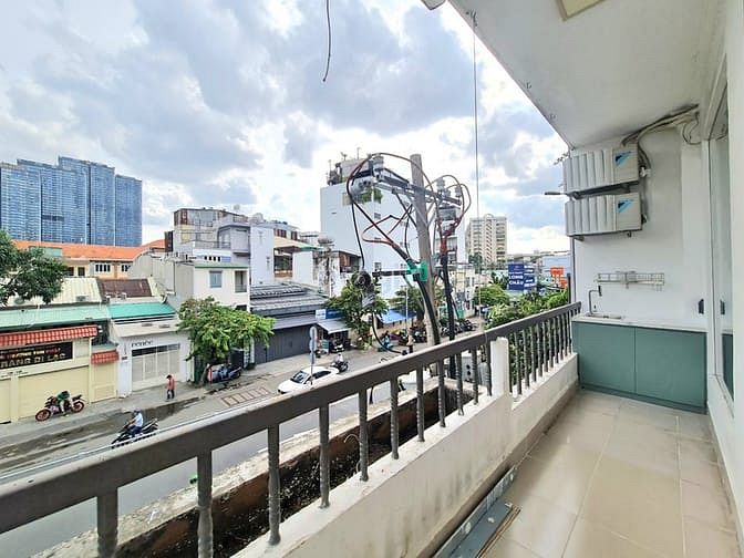 Hình ảnh Ngay Tôn đức thắng_Nguyễn hữu cảnh - Nhà mới có ban công_