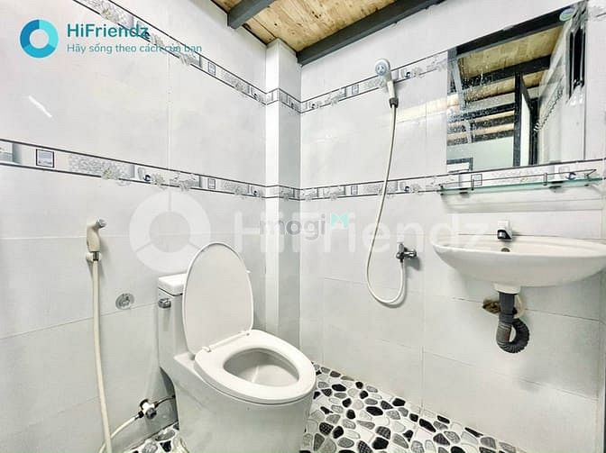 Hình ảnh Duplex cửa sổ lớn thoáng ban công thang máy gần Đại học Văn Hiến
