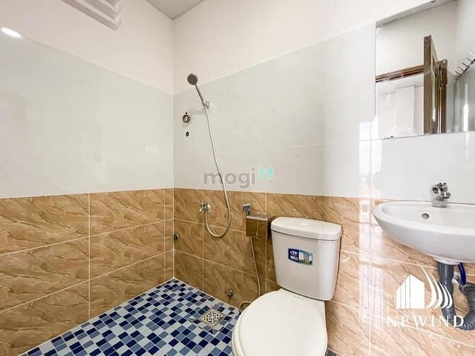Hình ảnh Studio ngay Vòng Xoay Lê Đaị Hành - Bảo Vệ Hầm xe Thang máy