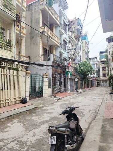 Hình ảnh Hiếm: Phùng Chí Kiên - Đất phân lô vỉa hè - ô tô vào nha - 82m - 18 Tỷ