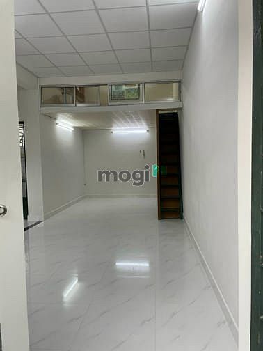 Hình ảnh Chung cư 189B Cống Quỳnh - Quận 1 80m2 2pn 9tr5. Có ban công, cửa sổ