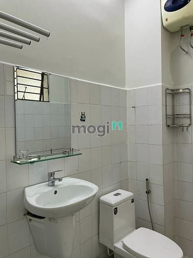 Hình ảnh Chung cư 189B Cống Quỳnh - Quận 1 80m2 2pn 9tr5. Có ban công, cửa sổ
