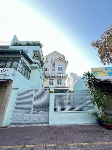 Hình ảnh Cho thuê nhà mặt tiền 10m Võ Văn Tần Q3