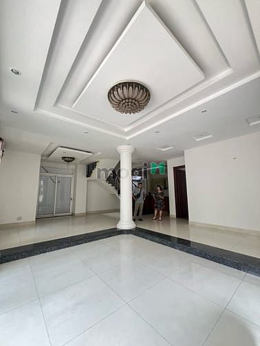 Hình ảnh Cho thuê nhà mặt tiền 10m Võ Văn Tần Q3