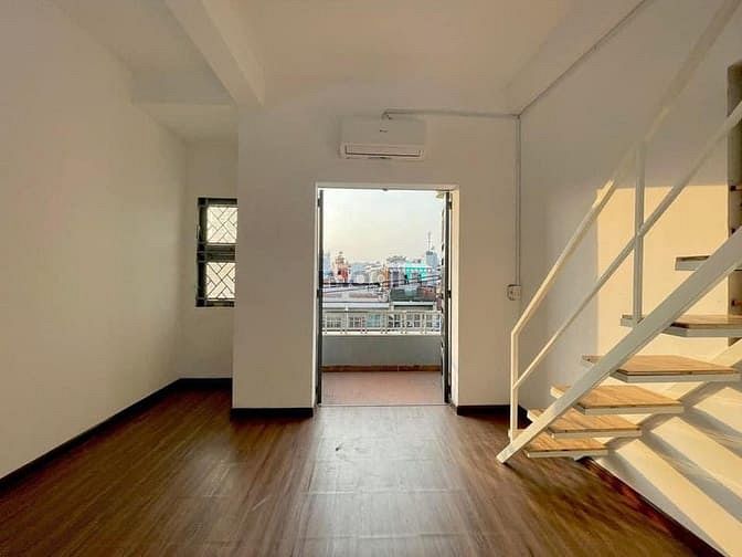 Hình ảnh CHDV Siêu mới nằm ngay ĐH UEH ( KINH TẾ ) - quânn 10