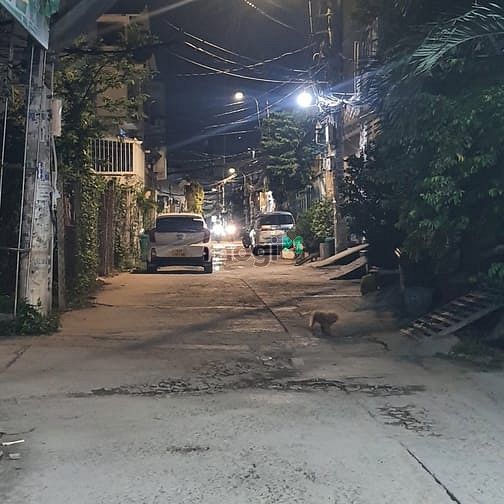 Hình ảnh Vị trí đắc địa khu Tên Lửa, nhà ngon 3 tầng 56m2 hẻm 5m thông
