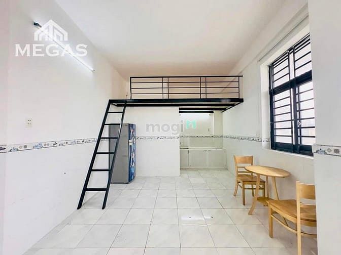 Hình ảnh Cho thuê phòng trọ gác lửng ban công riêng gần cầu vượt Hoàng Hoa Thám
