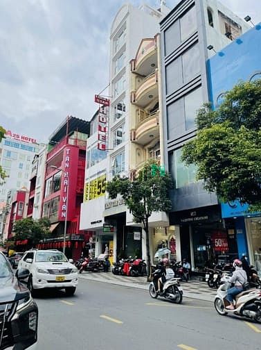 Hình ảnh Cho thuê Mặt tiền Pasteur, Q1. DT: 9x30m. trệt 3 lầu. chỉ 150tr/th
