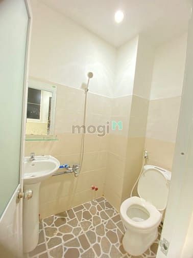 Hình ảnh Cho Thuê Studio ban cổng cửa sổ thoáng gần trường ĐH Văn Lang Cs1,...